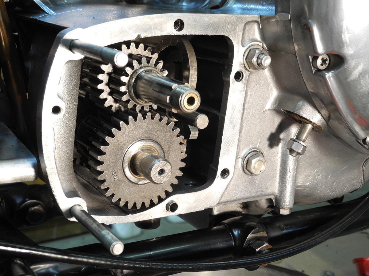 Triumph 650 unit 4-speed gearbox showing mainshaft and layshaft gear cluster